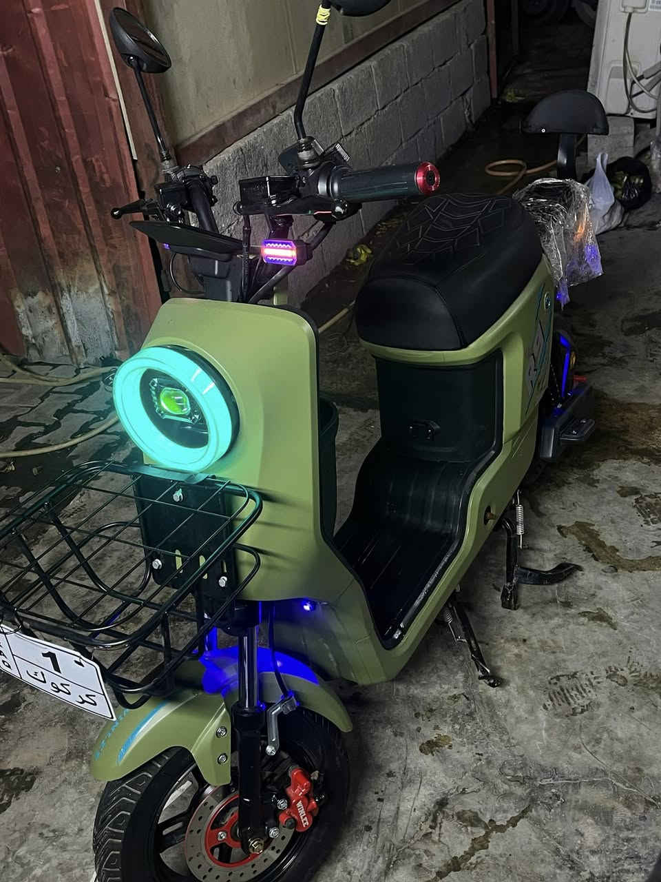 R9
للبيع 
مابي اي نقص. 
سعر ٤٧٥ وبي مجال


**إذا كنت صاحب هذا الإعلان وتريد حذفه لأي سبب، رجاءا أرسل رسالة إلى الدعم الفني**