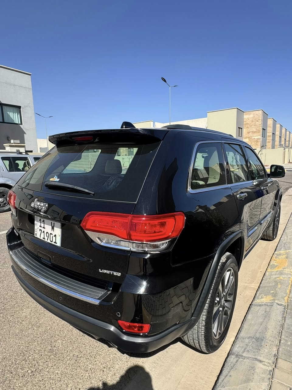 جيب ٢٠١٨ خليجي لمتد
مواصفات لمتد بانوراما كشنات ميموري وتدفئة وتبريد اربع كشنات وباقي مواصفات لمتدد المعروفة لسيارة بدون صبغ مبدل بيه قطعة بلادية وقطعتين مفتوحه ووبيه شويه بارد موجودة كامل تفاصيل بلفحص ماشيه ٩٠ الف
السعر  ٢٢٥
***********
***********
