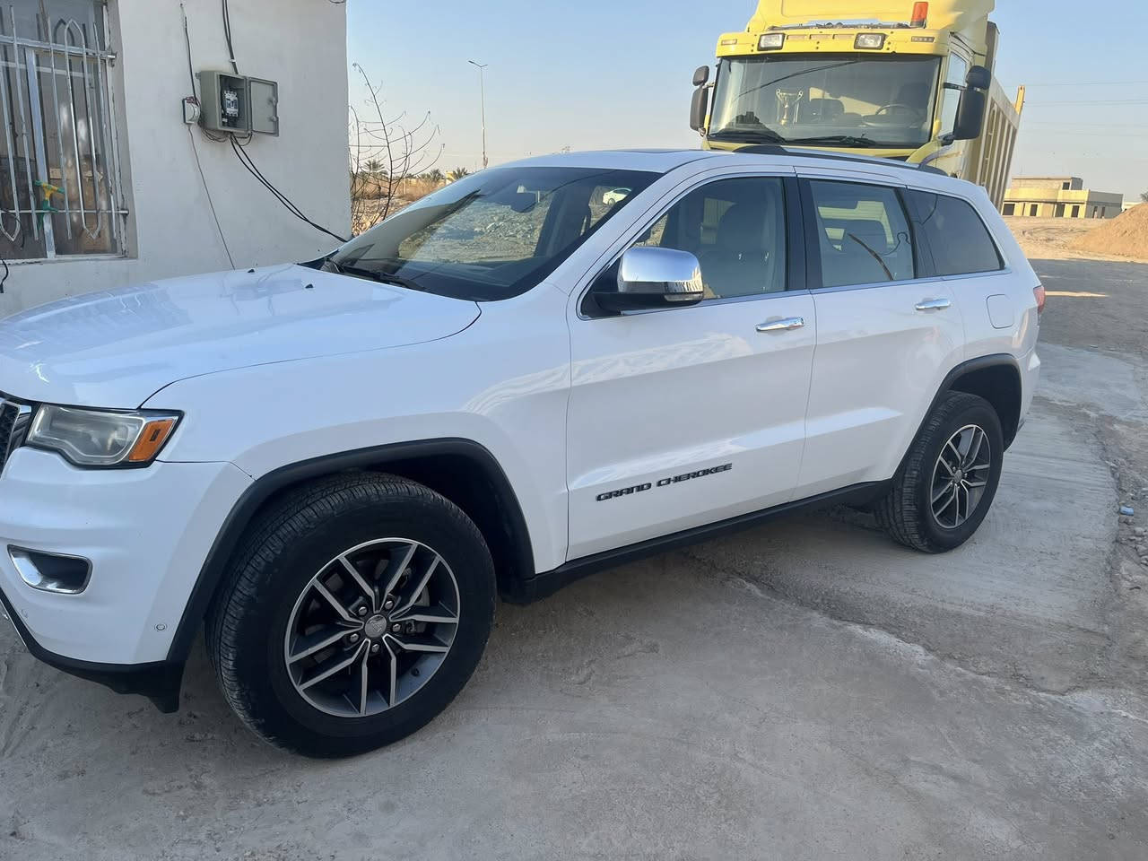 السلام عليكم جيب لمتدد وارد 2018 فول مواصفات رادارات حساسات أمامي خلفي داخل بيجي حادث جاملغ امامي الأيسر وجاملغ الخلفي الايسر / السعر ٢١٠ / واسط ***********
