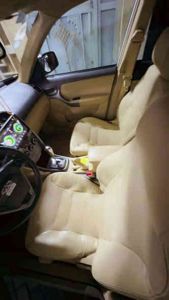 السلام عليكم ورحمة الله وبركاته
تيكو ١٢ رقم بغداد انكليزي
سيارة ماشيه ٨٨  كير كهربائي مكفولة من كلشي عده بارد بصيط جدأ    السعر ٧٣ وبيه مجال
بغداد مدينة الصدر
***********
***********
