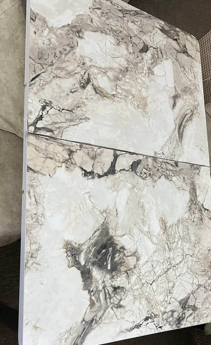 ميز مع كراسي عدد ٣ ( الكراسي طاك لحيمهن ) الي يريد بس الميز عادي


**إذا كنت صاحب هذا الإعلان وتريد حذفه لأي سبب، رجاءا أرسل رسالة إلى الدعم الفني**