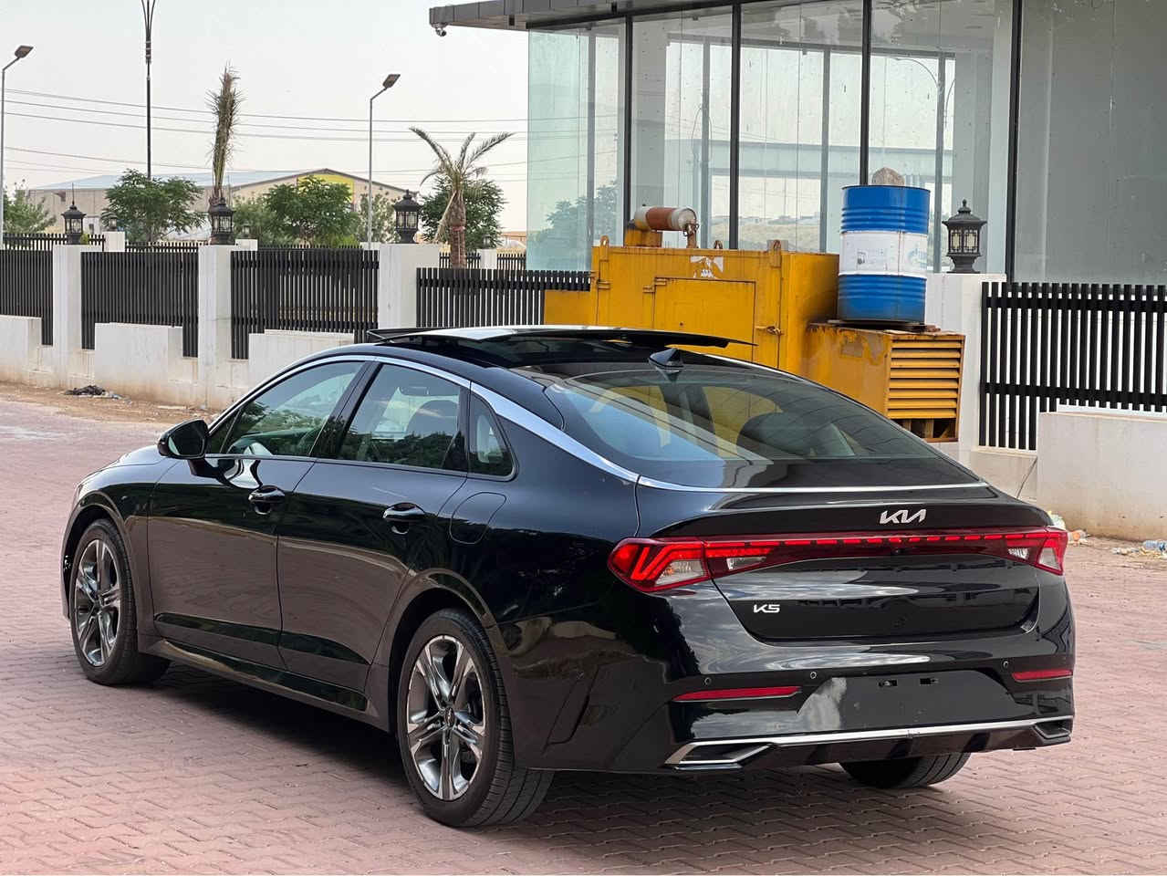 السلام عليكم

Kia.   K5 EX  فول مواصفات 

موديل

2024

ماشيه50000 mi

اللون اسود

مواصفات

شاشه 

كامره

لايت عدسات

بصمه

رادار امامي

رادار خلفي

رادار جانبي

لد امامي خلفي

حساس امامي خلفي

ويل كب

فتح الجام عن بعد

توقف ذاتي 

قياده ذاتيه

تنبيه خروج عن المسار

تحديد مسار 

فول تحكم ستيرن

داخل  اسود

تبريد شاشه بيانو لمس

ترحيب عند الاقتراب

مرايه شفط

صندوق ذكي

تشغيل عن بعد

كشن خزن 

محرك 2500✈️

صور الحادث بالمنشور  سياره بدون صبغ فقط راس بنيد تكحيل 

بجم امامي خلفي كبس شركه

بدون اي دواخل شاصي اللغد والكير والمحرك كلهن مكفولات 

ايرباك ستيرن  برده فقط

صور امريكا بالمنشور

للاستفسار  ***********  

الموقع عقره

السعر 177$

سياره رقم كاتي شرط ترقيم شمالي اكر, نينوى
