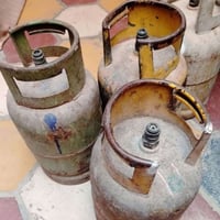 مكلف بلنشر 4 قناني غاز السعر 100 رقم صاحب القناني 07713405991 المو شرا...