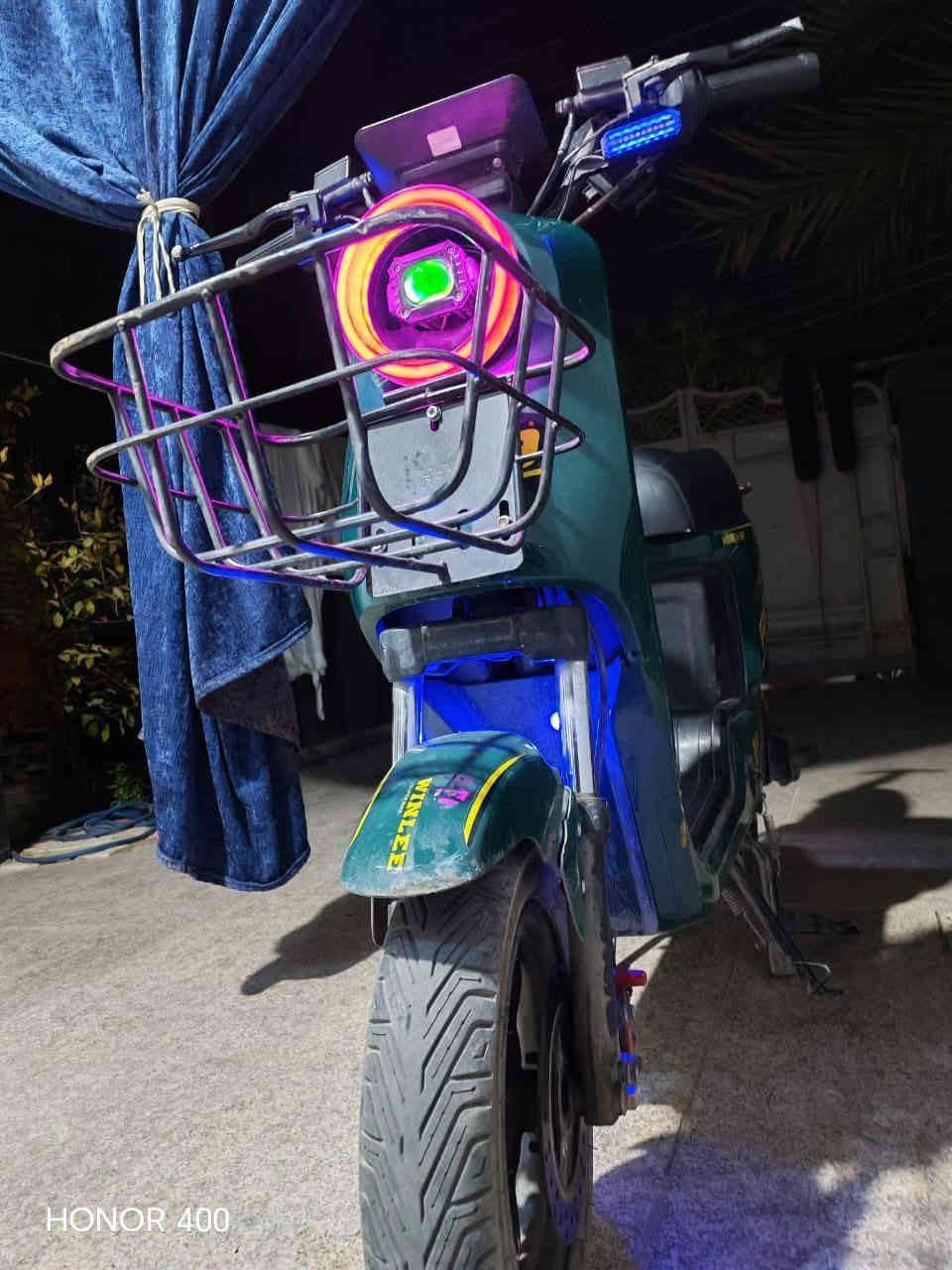 سلام عليكم اخوان دراجه شحن نوع R9 او بل عامية ار 9 دراجه موديل 2025 اضوية rgb يعني الوان مثلما موضح بل صور دراجة نضيفة بنسبة 90\ بلمئه 5 بطاريات ليثيوم عوزه بس بطاريتين لان متروك 
المواصفات 
1-اضوية rgb 

2-نضام r يعني بلعاميه البك 

4-3مفاتيح ثنين اسويچ وكارت وبصمه

4-نضام دبل اشاره

5-ضوء قوي عالي وناصي 

6-اربع نمرات سرعة 99

7- mp3 سماعه بلوتوث عاليه 

8- يوجد منفذ شحن للموبايل 

9-قاعد مبايل 

10-مستخدم شهرين فقط!  

السعر 550وبي مجال بسيط 

للاستفسار ***********

بي واتساب! اوتتصل باي وقت والسلام عليكم
مكان كربلاء حي النصر قرب الملعب الدولي
