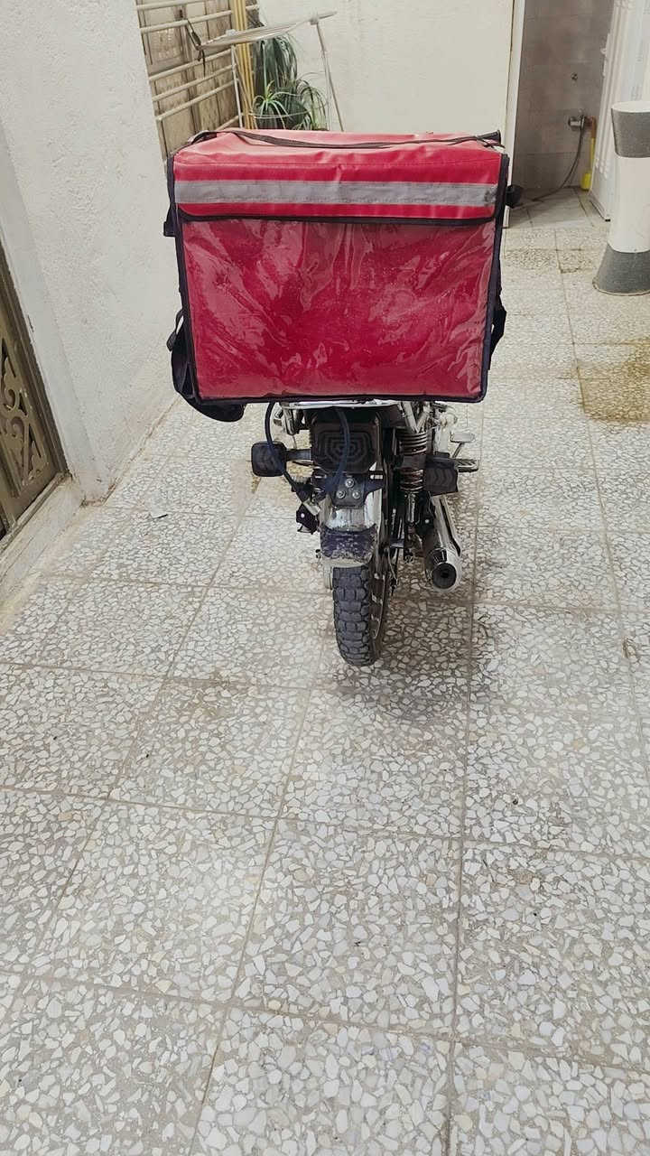 السلام عليكم ايرانيه سونك 2025 محرك الدراجه 200 الدراجه جديده والمحرك كفاله اشتغلت بيه شهرين بس الله يشهد والدراجه ماشيه 4700 زيرو وبيها بس كلوب الاشاره مالتها نقص والباقي مكفوله السعر 700 وبيها مجال بسيط ❤️❤️ الرقم *********** المكان 

الحسينيه مال الراشديه
