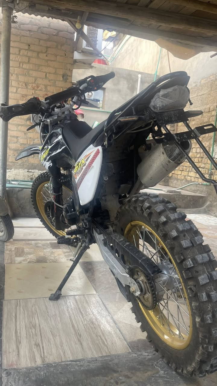 وينهم الطوال وينهم جماعة الفخامه جبتلك قفاز كاويار موديل 2026 ماشي 6k  ماطور كفاله عامه من شلعه و محرك و معدل الدراجه ضمان اسبانه ما طاخه السعر خاص مفتوح و الرقم ***********
