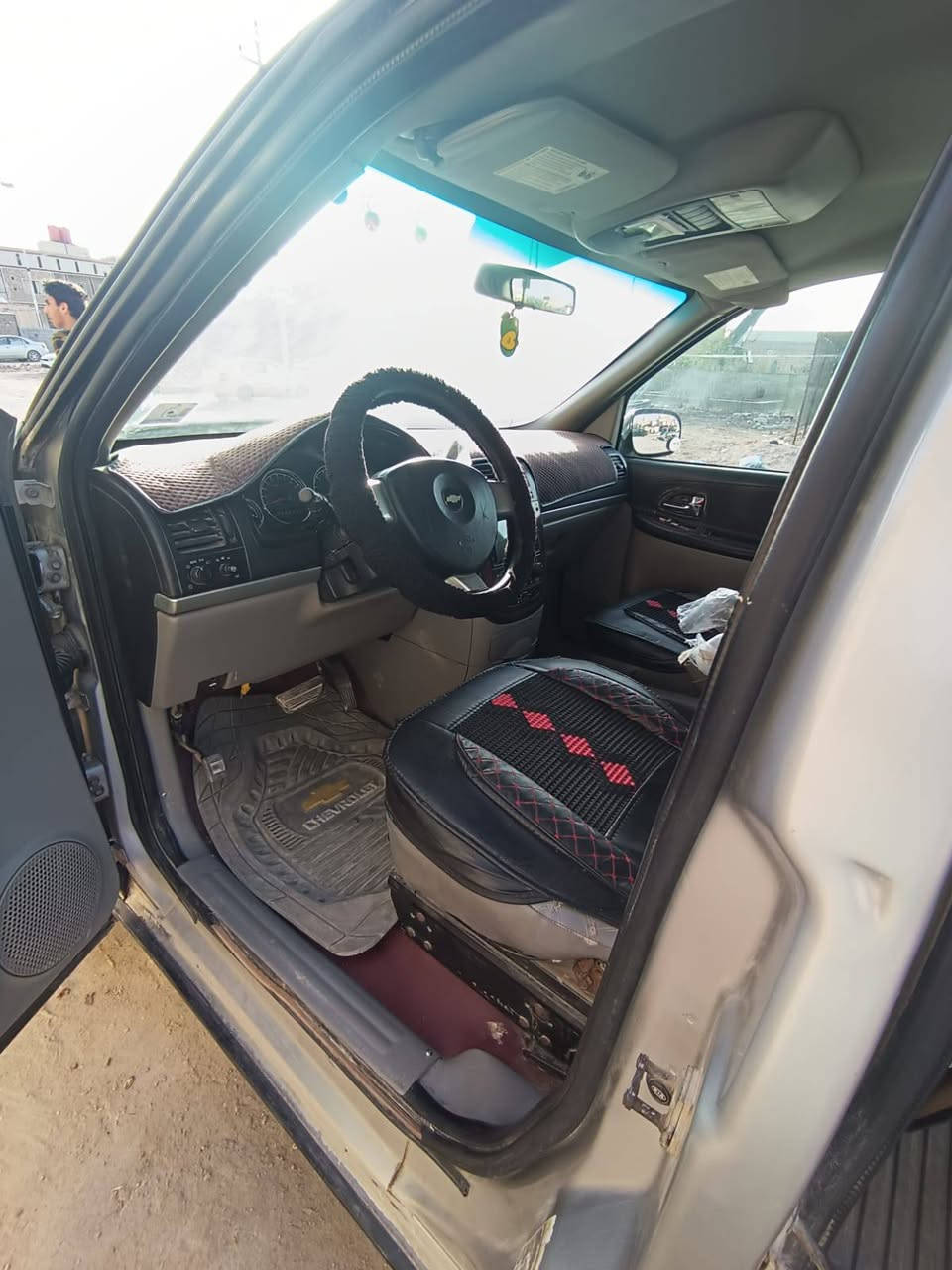 شوفر ليت بلاندر 2008 سنويه 2027 مكفوله من الضربه والتبديل  كير محرك زينات صبغ جماليه رقم بصره مكان السياره ناصريه رقم الهاتف *********** السعر 60 وبيه مجال
