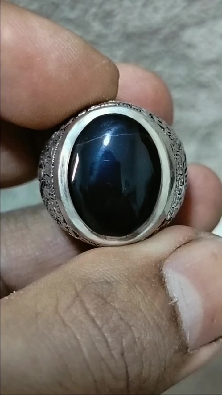 حجر العقيق الاسود اليمني مصاغ علي خاتم فضه ايراني اصلي صياغه يدوي عرفان عيار 950 دبله محمله جدا بنقش قلم يدوي بالكامل👑:للتواصل:
🔹الأتصال علي:01118688051 /01021924282 📞
من خارج مصر اضافه كود 2+ قبل الرقم
🔹او ارسال رساله عبر رسائل الصفحه
🔹أو ارسال رساله عبر واتساب بصوره أو كود المنتج اللي حابب تستفسر عنه 👈 : https://bit.ly/3bR8pRr


**إذا كنت صاحب هذا الإعلان وتريد حذفه لأي سبب، رجاءا أرسل رسالة إلى الدعم الفني**