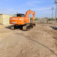 حفارة يابانية • موديل 2012 • كفاله عامه