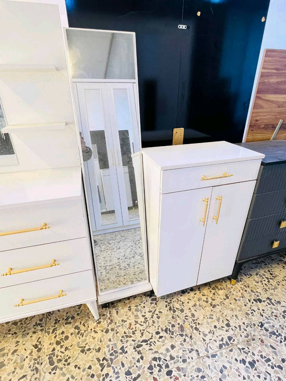 غرفة. تركي. نضام. ابواب. لون. مميز. كوالتي. عالي.٨قطع  550 قفل  واصل. كول مناطق بغداد