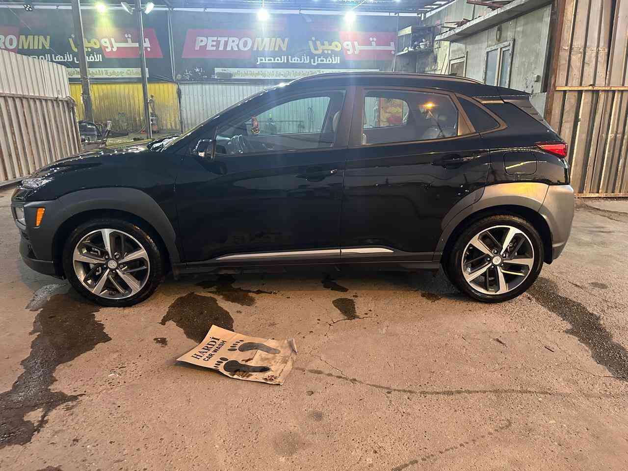 هيونداي كونا 2021 – فئة SEL Ultimate
🔹 موديل: 2021
🔹 المسافة المقطوعة: فقط 30 ألف ميل – استخدام قليل جدًا
🔹 الوقود: تفويل بنزين سوبر فقط
🔹 الحالة: بحالة ممتازة جدًا، بدون أي ايرباك مفتوح أو أضرار كبيرة (حادث بسيط نصف قبغ صندوق)
🔹 الموقع: بغداد – جاهزة للتحويل باسم المشتري

✨ أهم المواصفات والمميزات:
 • نظام رادار متطور
 • كاميرا 360 درجة
 • نظام معلومات وترفيه data Show
 • نظام صوت فاخر إنفينيتي مع 9 سماعات
 • مقاعد جلد كهربائية مع تدفئة
 • سقف بانوراما (سلايد روف)
 • كشافات أمامية وخلفية LED
 • محرك توربو 1.6 قوي وموفر للوقود
 • نظام دفع رباعي (AWD)
 • رقم إربيل الجديد وهزة جديدة
 • السيارة نظيفة جدًا وما بيها


**إذا كنت صاحب هذا الإعلان وتريد حذفه لأي سبب، رجاءا أرسل رسالة إلى الدعم الفني**