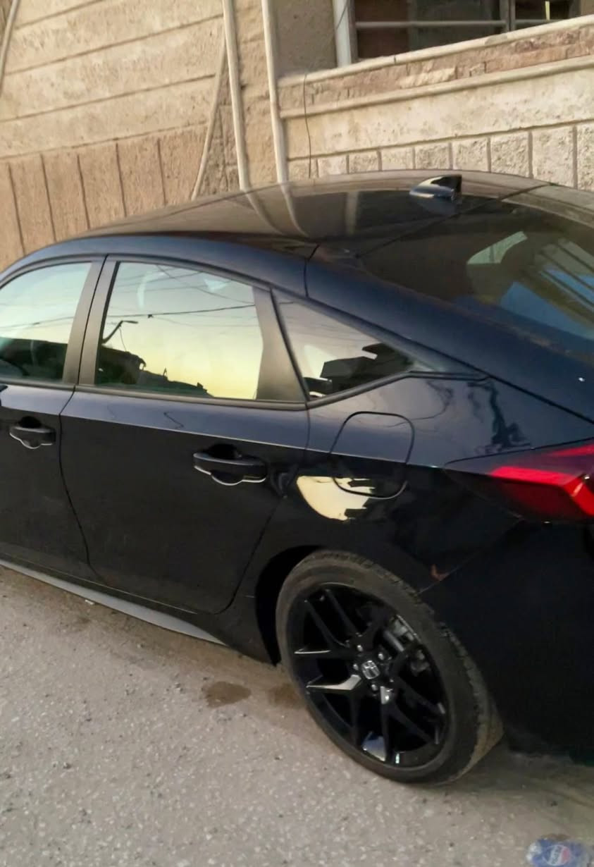 ***********
السعر ١٥٥
موديل 25 هايبرد محرك ٢.٠ حادث خلفي قطعة صبغ فقط فول مواصفات بصمتين ماشية ٨ فقط

