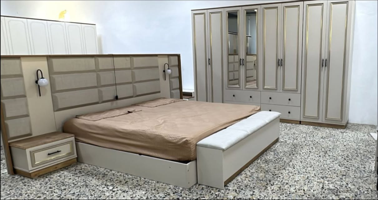 السلام عليكم
للبيع غرفة نوم كاملة بحالة ممتازة
لونها أوف وايت مع خشبي، تصميم راقي وحديث، استعمال نظيف جدًا.
تتكون من: سرير + دولاب + تسريحة مع مراية + كومدينة/خزانة جانبية.
الغرفة مرتبة وما بيها أي ملاحظة

السعر / مليون و٣٠٠ وبيه مجال


**إذا كنت صاحب هذا الإعلان وتريد حذفه لأي سبب، رجاءا أرسل رسالة إلى الدعم الفني**