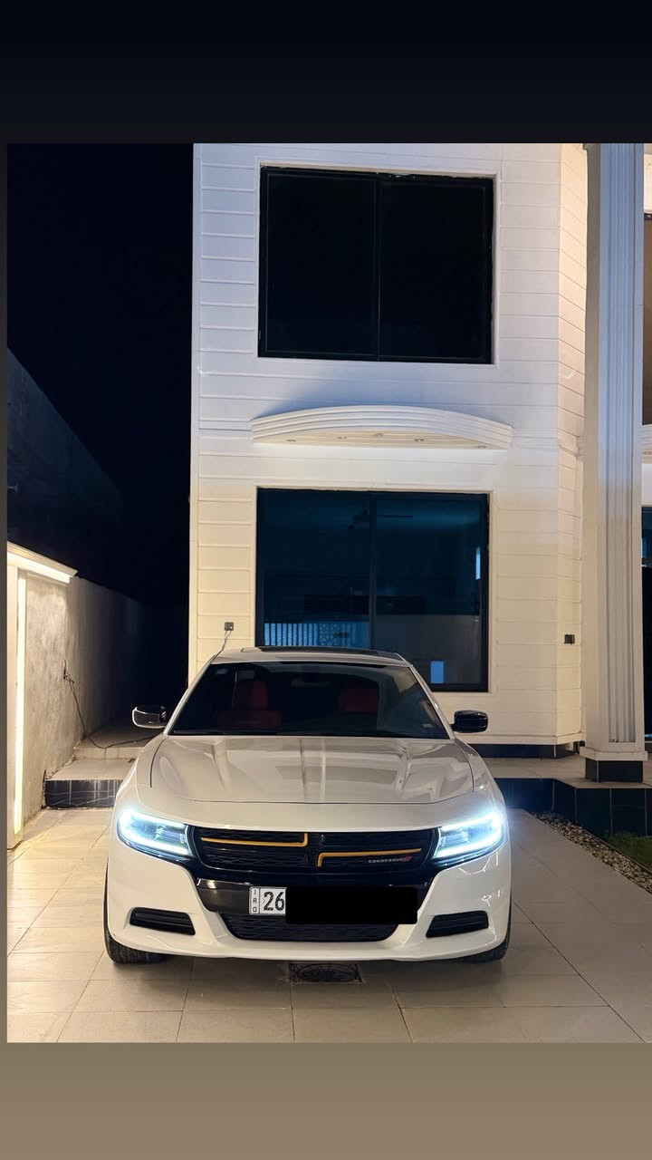 2019 بدون صبغ
ماشيه 86 km جديدة 
ترايها زيرو مواصفات 
فتحه بصمه تشغيل 
عن بعد حساست 
محرك 3600 
داخل احمر واسود 
صدر جديد 
تبريد ثلج 
گير محرك مكفول 
للاستفسار ***********
