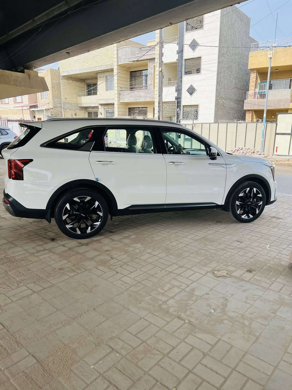 سلام عليكم سورنتو موديل 2025  خليجيه مكفوله كفاله عامه حتى من الرصعه ماشيه 10 الف وقابل للزياده الشركه الدوليه بيهه ضمان خمس سنوات مع تبديل الدهن مجاني  باسمي رقم بغداد مواصفات السياره 
كشنات الاماميه كهرباء عدد 2 
تبريد ثلاث قطع مكينه 2400 
سبعه راكب بصمه ترحيب تشغل عن بعد جنطه كهرباء ويل كب حجم 20 كير ماوس بردات اصليه اشاير مري فول تحكم ستيرن شاشه متصله  وباقي المواصفات المعروفه سعر السياره 290$ وبيهه مجال جدا بسيط مكانهه بغداد الصليخ قرب جسر ال600  للاستفسار الاتصال على الرقم *********** ابو محمد
