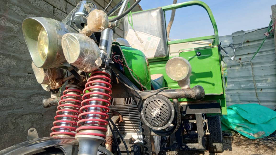 السلام عليكم ستوتا البيع موديل ثنين وعشرين وطالعا بتلاثه وعشرين السعر  ثنين وربعمية   وبيها مجال العنوان الناصرية قضاء الجبايش تصال علا هذا الرقم***********
