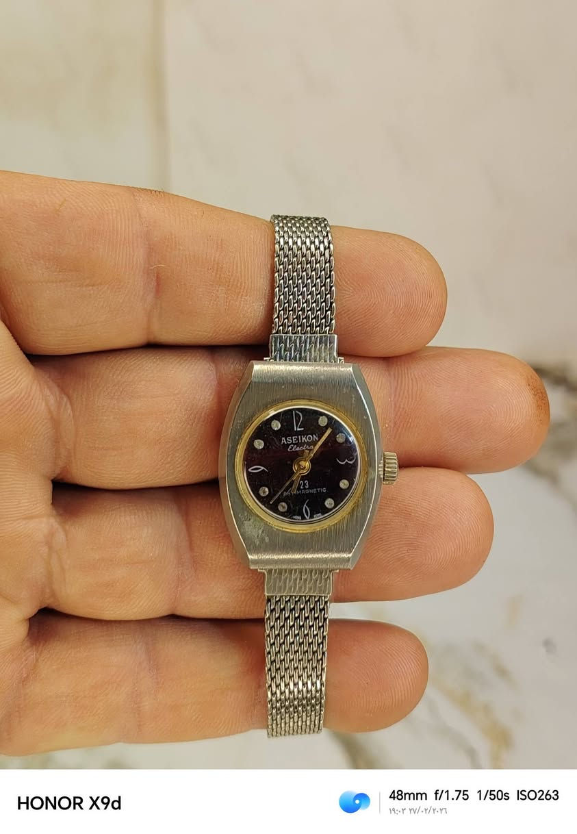 ساعة نسائي نصب تكويك نظيفه جدا شغاله مظبوطه سير، ساليت اصلي سعره مع توصيل, 35


**إذا كنت صاحب هذا الإعلان وتريد حذفه لأي سبب، رجاءا أرسل رسالة إلى الدعم الفني**