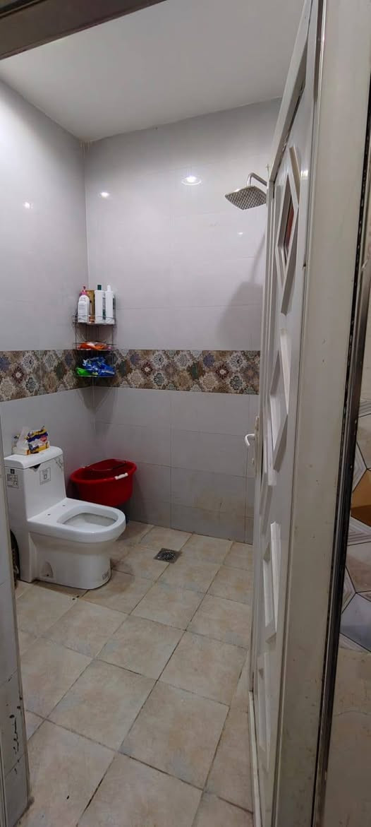 60 متر للبيع السيديه مربع الكهرباء 

ثلاث طوابق 

ثلاث غرف صاله مطبخ صحيات عدد 2 

جبهه 5 
نزال 12

بيع أو مراوس بعقار داخل السيديه 

للاستفسار الاتصال على الارقام 
***********
***********
