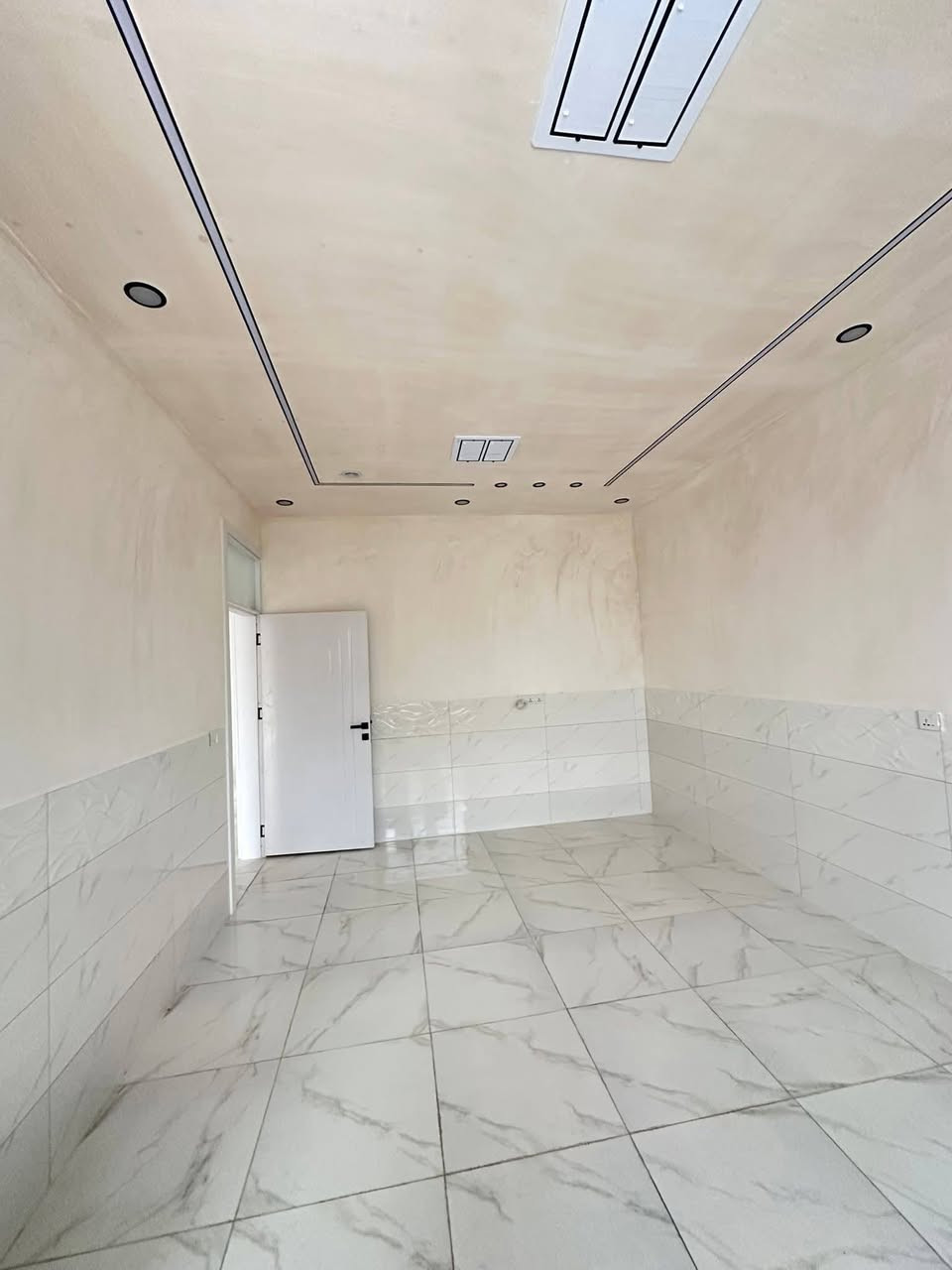 سلام عليكم

#خانووی_مۆدێرن بۆ فرۆشتن ⛪💒
ناونیشان 📍کەلار _ ناحیەی ڕزگاری (سموود) 

◼️ گەڕەکی نەورۆز ئەنفالە کۆنەکان 🌃🌆
◼️ تەنیشت جادە دووسایدە قیرەکە 🛣️🏙️
◼️ ڕووبەری 5 بە 20 = 100 مەترە 📏📐
◼️ ڕێگەپێدانە بە مەرجی وەکالە عامە ✅
◼️ کامل ژوورەکانی مەترو بیست کاشییە ✅
◼️ ڕووی لە خۆری ئێوارەیە 🌄 تەنیشت قیرەکەیە 🛣️
◼️ خاوەن ماڵ بۆ خۆی کردویتی ✅

🔴 ژوورەکانی ئەم خانووە پێکهاتووە لە ⬇️

🔶 میوان 🪑🚪
🔶 مساعد مطبخ 🍽️🫖
🔶 هۆڵێک 🖼️
🔶 ژوورێکی نوستن 🛋️🛏️
🔶 ڕۆشنایی 🪟
🔶 مشتەمەلات 🛁🚿

بۆ زانینی نرخ 💵 تەنها خاڵێک لە کۆمێنت دانێ ڕاستەوخۆ بە نامە نرخەکەیت پێ دەگات یان پەیوەندی بکەن بەم ژمارانەوە 📲📞📳

***********📞✅

***********📞✅

دەتوانن سەردانی
#نوسینگەی_ئەیوب_لە_سموود بکەن 

ناونیشانی نوسینگە ◀️ ڕزگاری جادەی نێو بازاڕ 🛣️
🔴 سەرووی شارەوانی سموود. 🌆🏣
🔴 تەنیشت شیرینی خانەی زانا🍹🏢

ئێوەی بەڕێزیش هەر موڵکێکتان هەبوو بۆ فرۆشتن یان ویستان بیکڕن دەتوانن ڕەسم و زانیارییەکانتان بنێرن بۆ ژمارە ڤایبەری 📳✅ ***********
