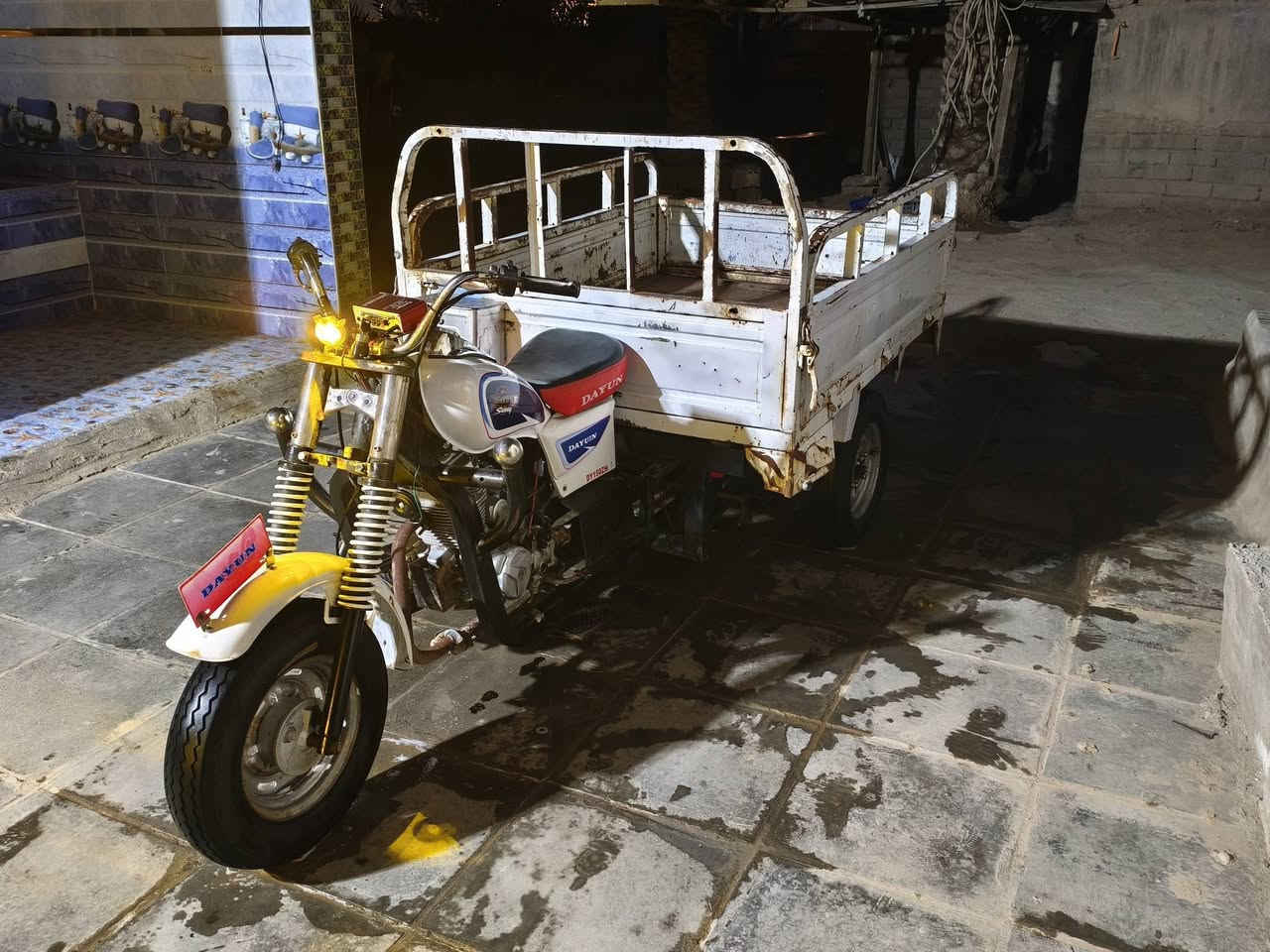 السلام عليكم ستوته للبيع موديل 15 أوراق أصولي كهربيات شغاله سلف وهندر 
محرك بيه امتيار 
مكان ناصريه مركز
سعر خاص 
***********
