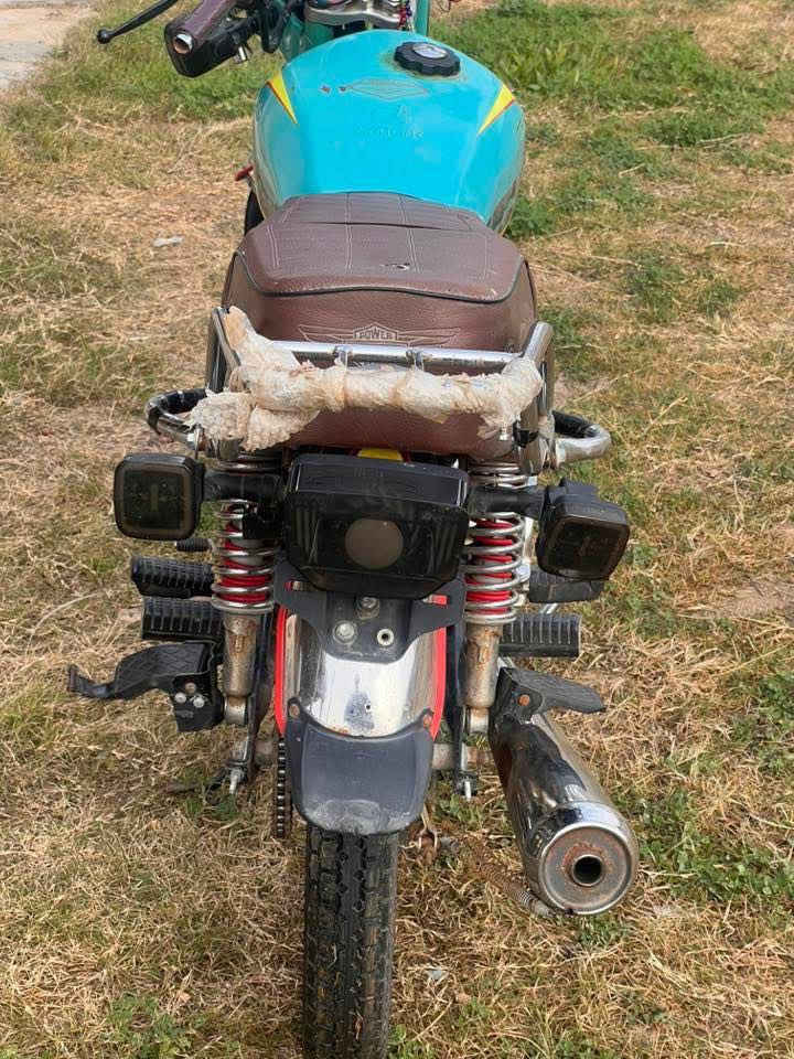 دراجه سفان البيع موديل 2023 نضيفه ناقصها شغلات بسيطه محرك ما مفتوح  / بدون اوراق سعرها 375 وبيها مجال قليل مكاني بغداد  ***********
