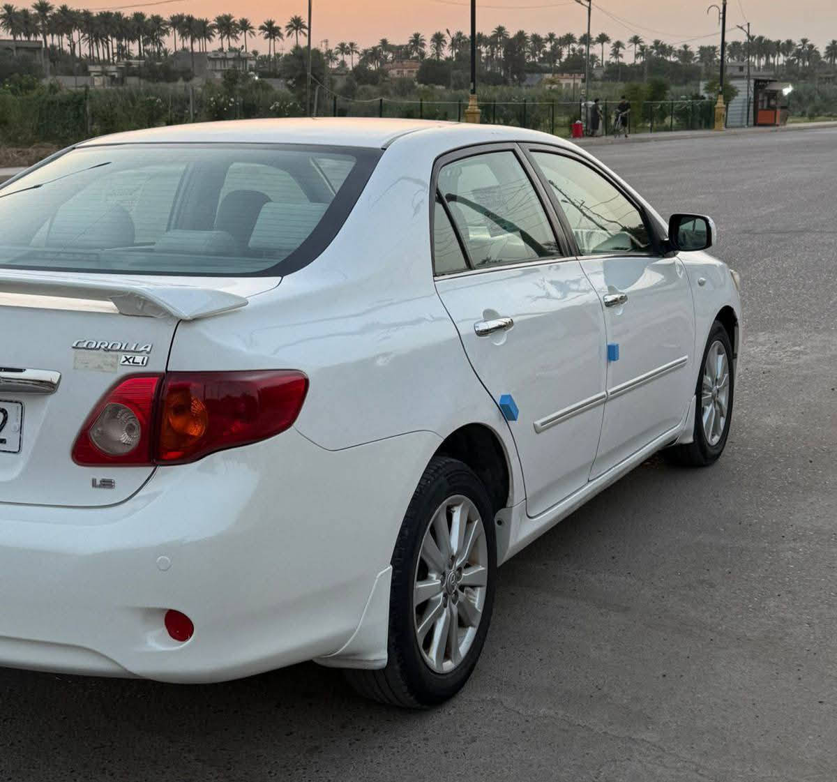 للبيع كورلا 2009 خليجي رقم بغداد باسمي/ماشيه 117 🦅
مكفوله بيها شبر فقط صبغ شرط السونار 

محرك كير وضع شركه مامفتوح ✋

مواصفات محرك 1800
 مري شفط عندك قفل السياره. تحكم ستيرن. داخل صاج. خمسه ويل كب بلادي. يدات نيكل. كامره. حساس خلفي.اربع دسك. 
السعر 123/✋
مكان السياره صلاح الدين قضاء بلد

***********
