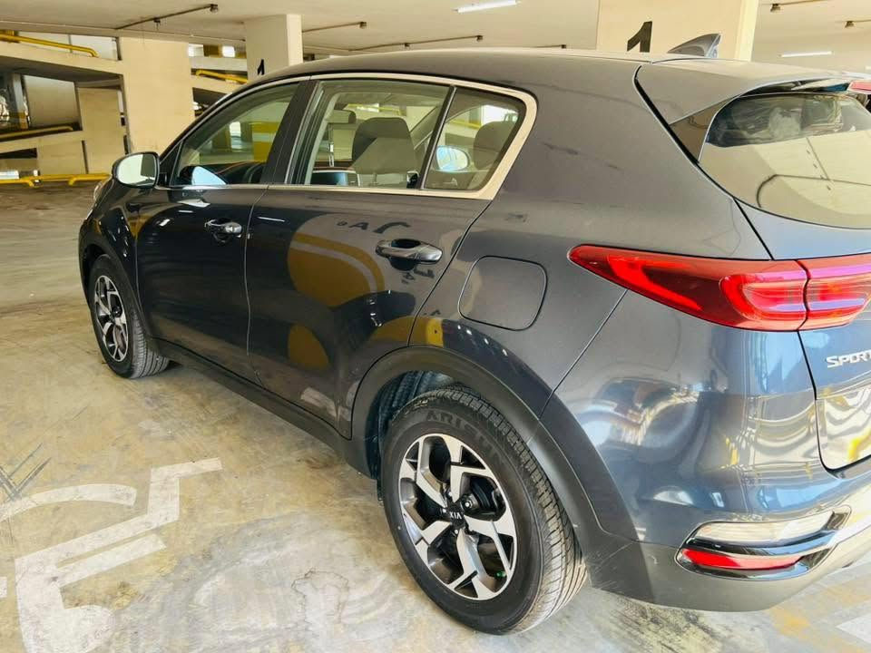كيا سبورتج 22 امريكي رقم اربيل
مكينة 2500 ماشية 78 الف (مشي امريكا 52)
حادثة جاملغ امامي عكس السايق فقط بدون ايرباك (جاملغ البلادي موجود)
مواصفاته /
شاشة كبيرة كار بلي
رادار توقف ذاتي - كاميرا
تحديد مسار - مثبت سرعة
قطعتين تبريد - بقية المواصفات المعروفة
مكينة وكير وتبريد السيارة خير من الله
تخم تاير جديد
اخوان السيارة بلادية ابد ماملعوب بيه شي جديدة بمعنى الكلمة مال جناي
السعر 170
مكاني بغداد - الزعفرانية
 رقم الهاتف/ ***********
