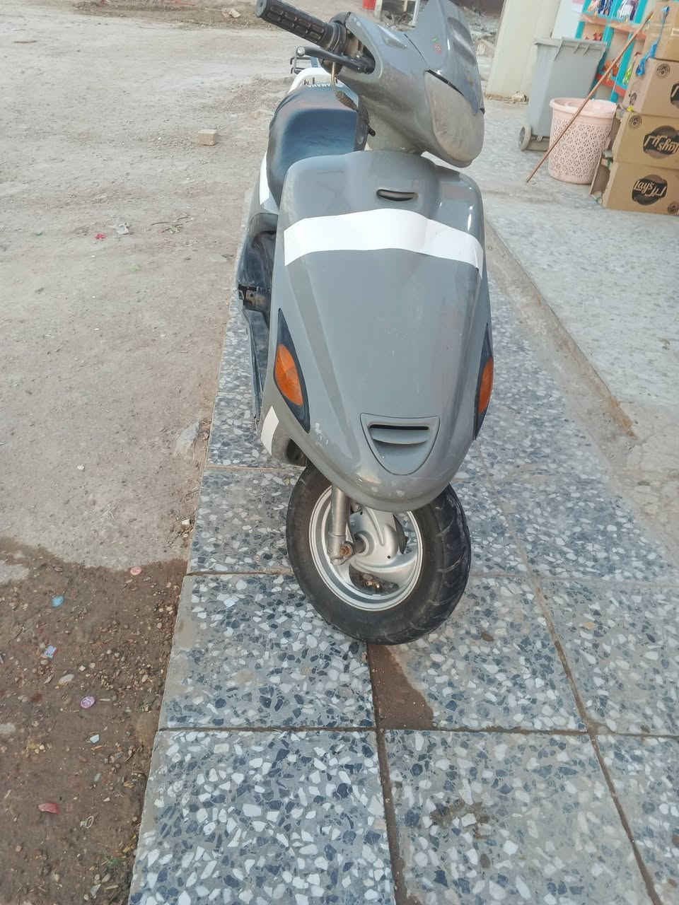 السلام عليكم شباب  مكاني حلة شارع30هذا رقمي *********** السعر 550وبيها مجال 
دراجة فراشة كرستال فحل 
لون مميز اسمنتي المرغوب 
كهربائيات شغالة سلف هندر معدل  
يرادلها فقط كلج امامي الدراجة بعدها على وضع الشركة محرك نضيف وناعم
  سستم سماعات جاهز يرادلك فقط م بي ثري
