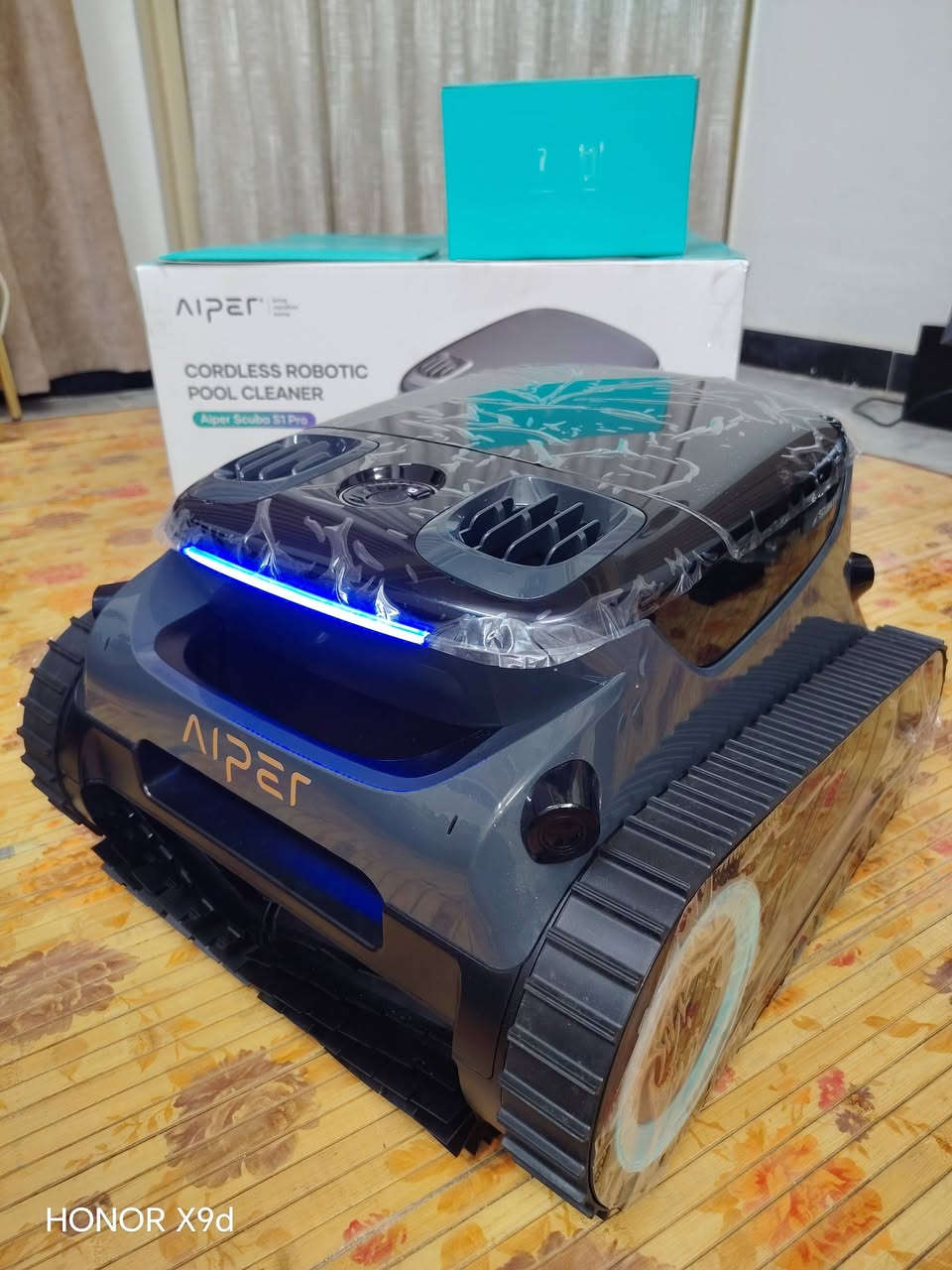 Aiper S1 pro
الروبوت العملاق
 لتنظيف ارضيات وجدران المسابح
ابحث عن المنتج وشوف مواصفاته وسعره الرسمي 
المنتج جديد 
السعر 550 الف


**إذا كنت صاحب هذا الإعلان وتريد حذفه لأي سبب، رجاءا أرسل رسالة إلى الدعم الفني**