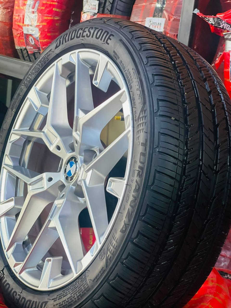 السلام عليكم ويلات اصليه حجم 18
بي ام
اطار برجستون
225 45 18
***********
