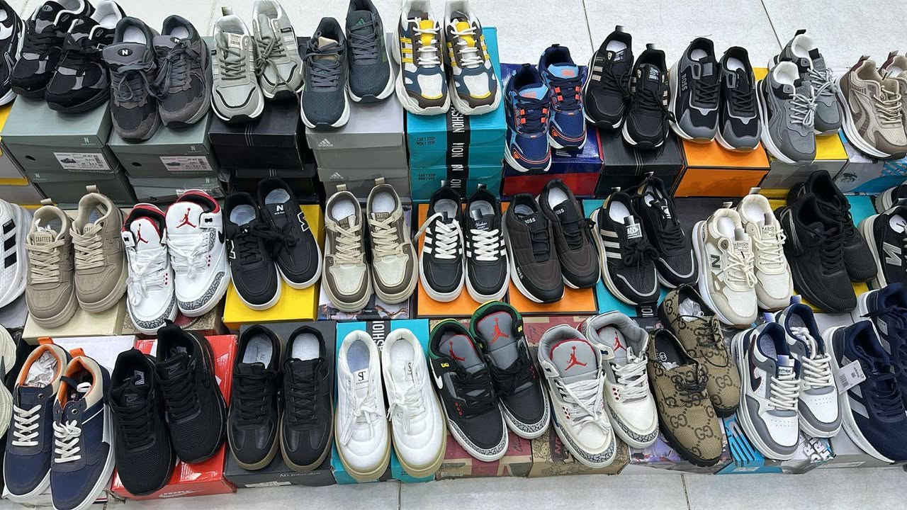 🔥 لا يفوتك العرض! 🔥
أحذية ماركات أصلية — قطعة بـ 15 الف🔥قطعتين 25
العدد محدود…
🔥🔥 تخفيضات لو تلحك لو ما تلحك ! قطع اخيرة !🔥🔥
عنواننا — واسط - الكوت 🌺
#ازياء_مكي_الدلفي
#ساحة_العامل_شارع_الف_عافية_مقابل_حميد_كرزات_مجمع_بلادي_ازياء_مكي_الدلفي

#الموسم_الشتوي #وجبة_أولى #ملابس_رجالية #ستايل_عراقي #الشتاء_بدأ #أزياء_رجالية #تخفيضات #حذاء #احذيه #احذيه_رجاليه 

نتشرف بكم🌺


**إذا كنت صاحب هذا الإعلان وتريد حذفه لأي سبب، رجاءا أرسل رسالة إلى الدعم الفني**