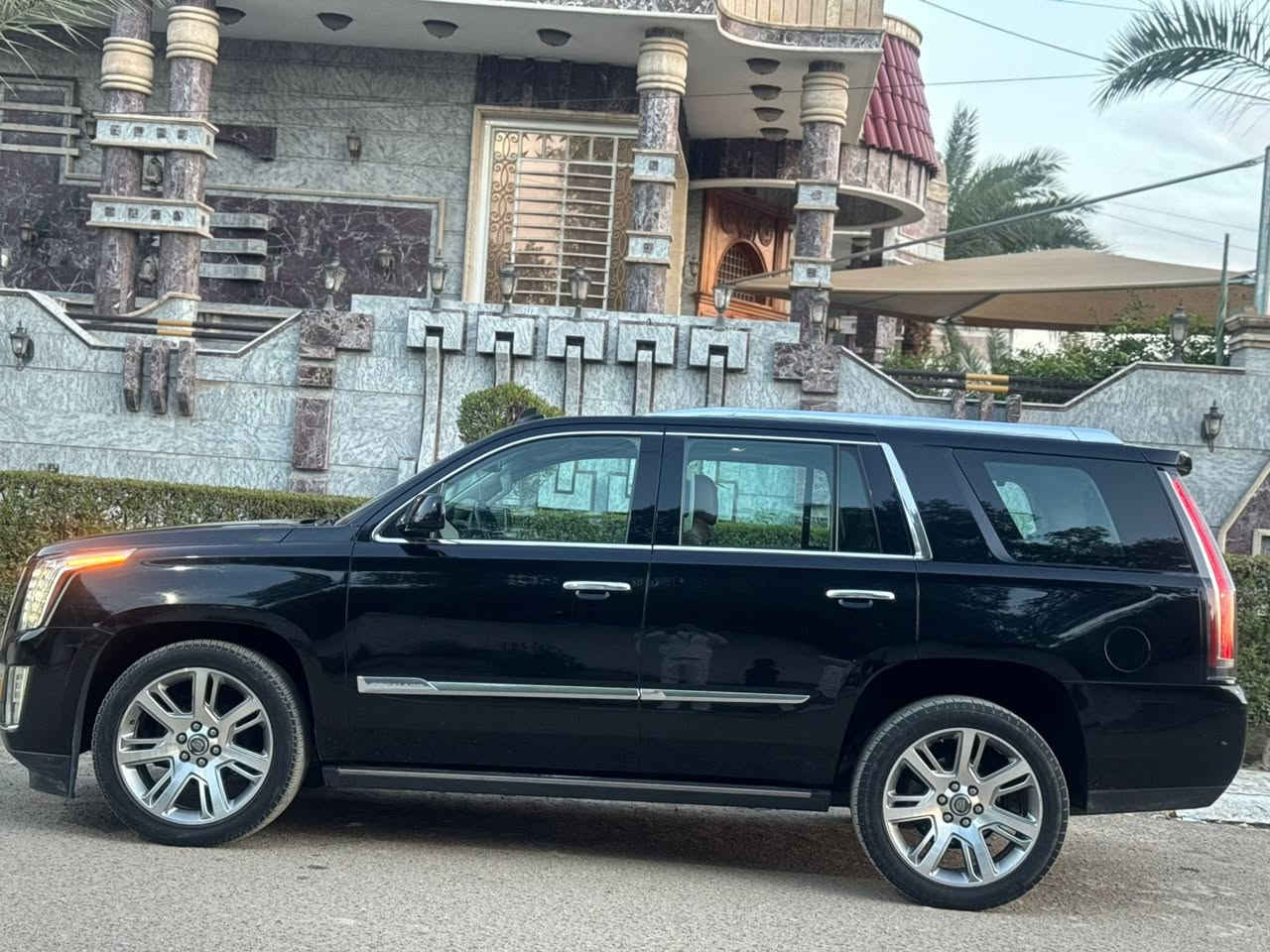 السلام عليكم من رخصه الادمن  سياره كديلاك خليجيه  فول مواصفات كفاله من الصبغ وكير مكينه مكفولات مكان السياره بغداد  ،  بيع مستعجل والسعر 3دفاتر و5 
 فقط بيع مستعجل.، رقم الهاتف ***********
