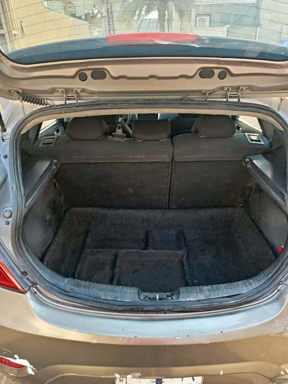 السلام عليكم اكسنت للبيع 13 وارد امريكي حادث جاملغ خلفي مكينه (كير عادي) صدر امامي خلفي جديد تخم تاير جديد باتري جديد اتصال ***********مكان السياره بغداد قرب جزيرة بغداد 
السعر 66مجال بسيط
