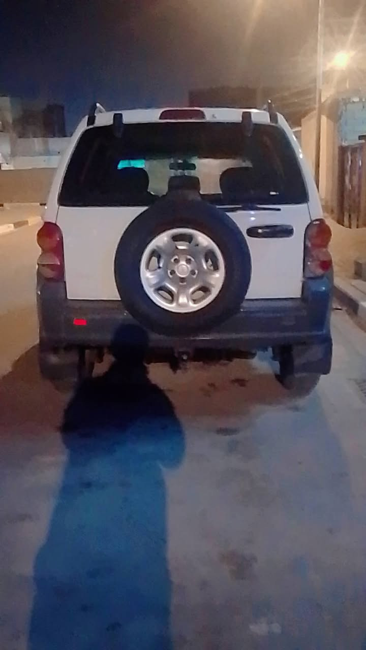 جيب لبرتي ٢٠٠٤
مزاد وزارة الداخلية سياره جديده جاهزه تترقم بصرة 
السعر ٥٠ وبيهه مجال 
***********
