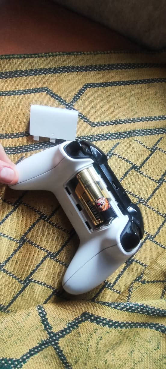 مستخدمة قليل 
نضيف كلش ومامفتوحه ابد 
30 سعر قفل بدون عملة 
رقم واتساب فقط متواجد *********** ☎️
