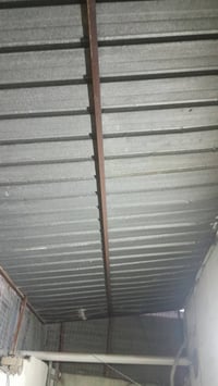 سقيفه حديد • نظيفه • ٩٫٥م×٢٫٥م