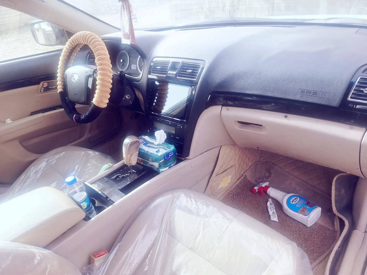 السلام عليكم
جيلي امكراند EC8 الحجم الكبير والمرغوب 2013 

محرك كامري اصلي 2400 بلادي
السياره نضيفه وكلشي بيها بلادي
مابيها دكمه ماتشتغل
اشاير مري تحكمات مري
فتحة سقف
شاشة كامره 
حساسات 
جام 4 اوتو
سستم سماعات
برده خلفيه بلادية
رقم سليمانية دولي شرط التحويل 
بيها صبغ جاملغ و بوند بدون دواخل 

مكانها نينوى ناحية القيارة 
للإستفسار الاتصال على الرقم التالي 

*********** 

السعر 70$ وبيها مجال حك الجية
