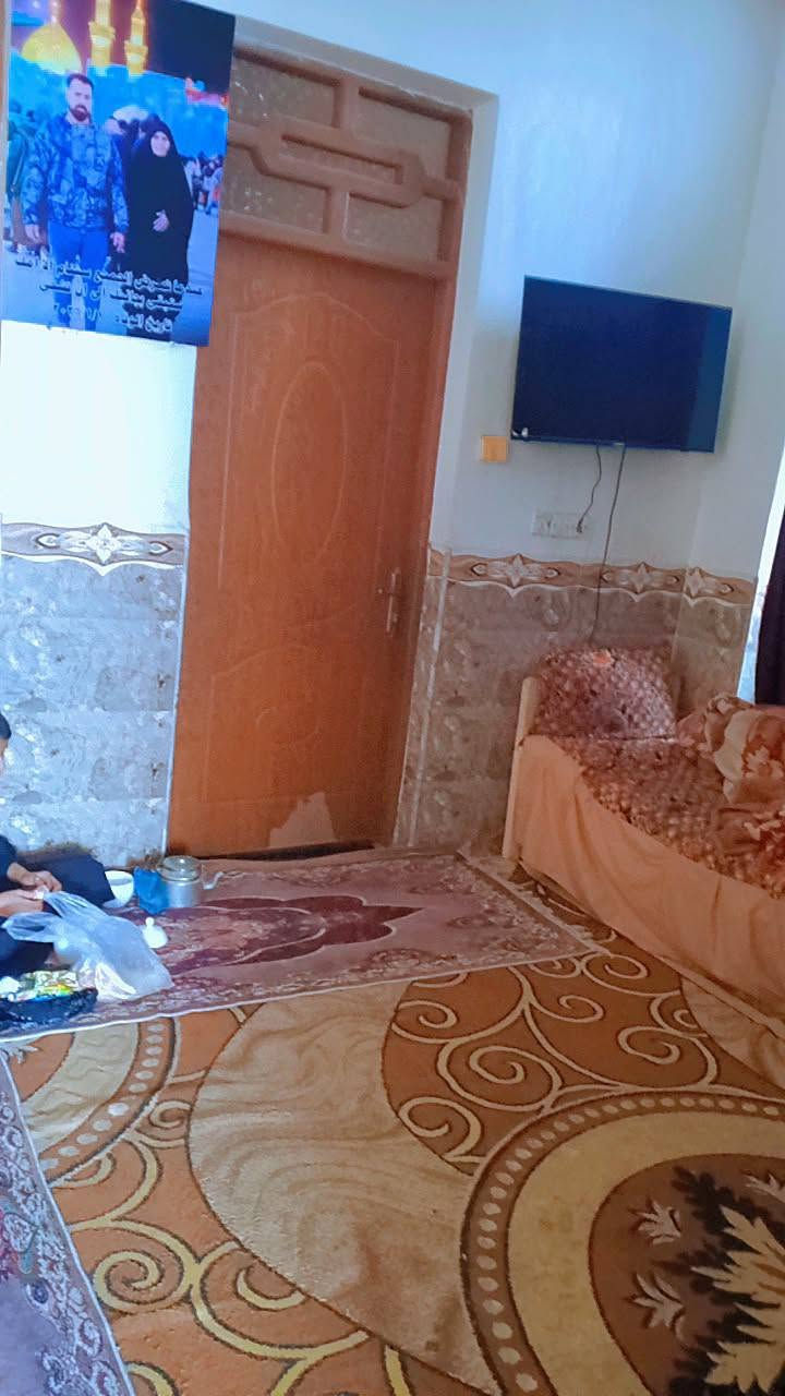 سلام عليكم بيت للبيع مساحه 150 بناء جديد العنوان منطقت علي الحامد الاستفسار ***********

