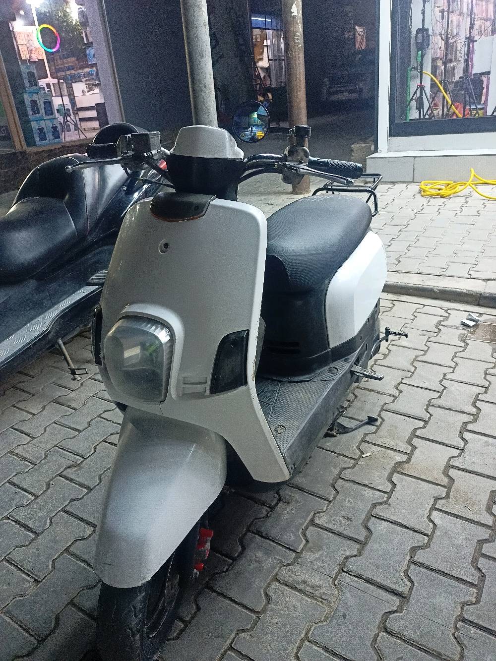 بوليس كابريتر للبيع
موديل 2008
السعر 600وبيها مجال