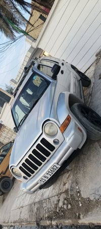 جيب ليبرتي فول مديل2007 رقم بغداد  انكليزي بسمي   مكينه وكير كله جديد ...