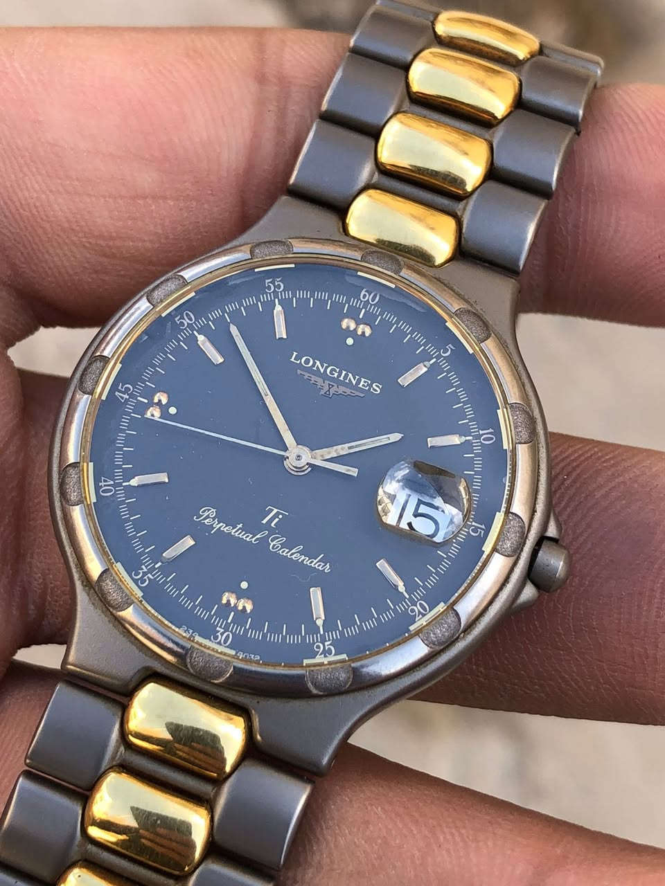 السلام عليكم 
لونجين كوارتز سويسري 
نافذه للتاريخ اليومي 
لونين ذهبي وتيتانيوم القطر 34 
 نظيفه جدا مع العلبه الاصليه 
السعر 250 دولار 
يوجد توصيل


**إذا كنت صاحب هذا الإعلان وتريد حذفه لأي سبب، رجاءا أرسل رسالة إلى الدعم الفني**