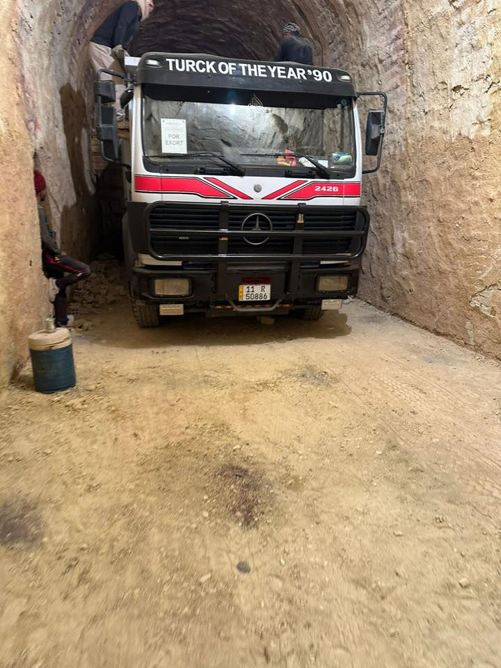 السلام عليكم للبيع البي كرواتي الموديل ١٩٩١ مكينه ٣٨ كير سته عادي سياره فرنسي محنيه ومضروبه باج بطن سبرنك اقجم ربطه تحويل ثاني يوم رقم انكليزي بغداد ماعوزهه اي شي جاهزه للشغل السعر٢٥٠  وبيهه مجال للشراي مكان سياره بغداد رقمي ***********
