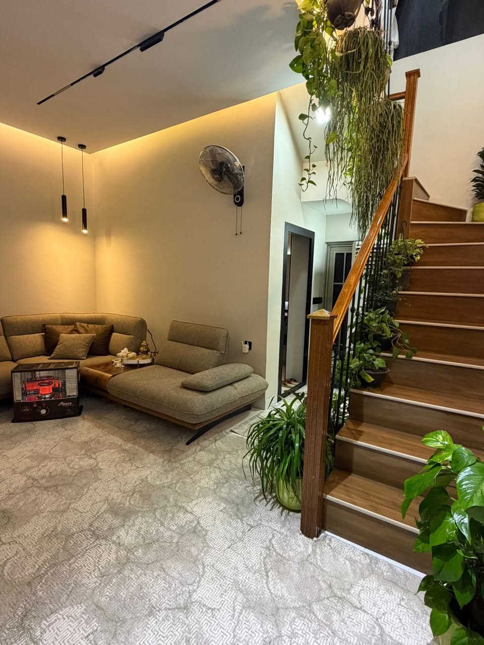 أحلى 50 متر بكربلاء 🏡😍🌝
للبيع بيت 50 متر سند 25  بشارع احمد الوائلي ( فرع الحداد ) مع الاثاث 😉😍

طابقين ونص غرفتين نوم 🛌 

السعر 155 مع الاثاث وبي مجال بسيط 

***********
