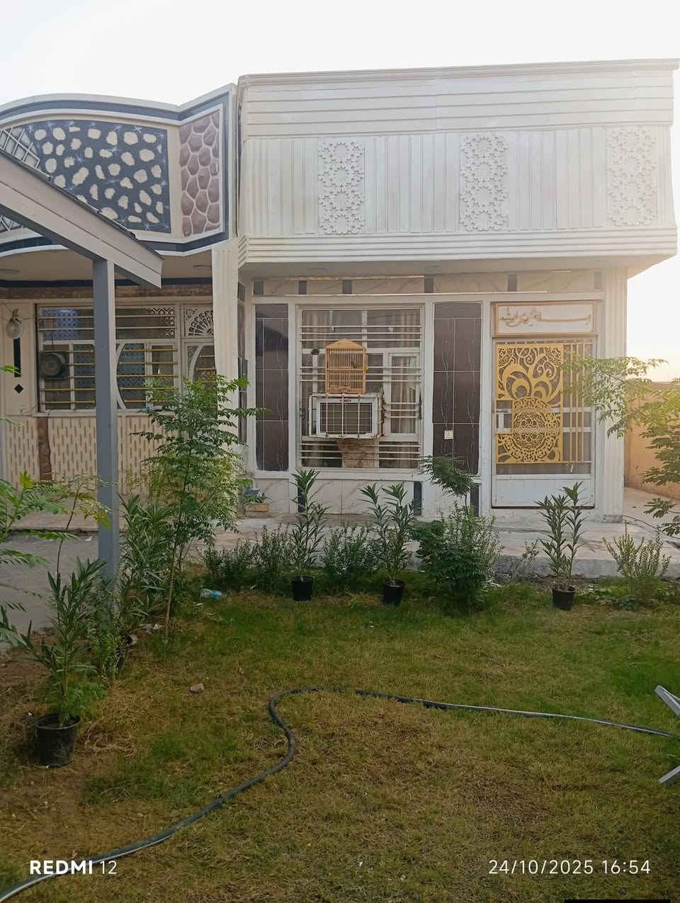 *دار  للبيع طابو زراعي  سند ٢٥ اقرار أو تحويل من صاحب السند بشكل مباشر
بمساحة ٣٥٠م بواجه ١٤م  ونزال ٢٥ م واقع حال ٥٠٠م
دورة  هور رجب الشارع الرئيسي مدخل شارع المنتجع *
يحتوي على حديقة عدد ٢ وكراج سيارة كبير وطرمة كبيرة خلف البيت
*يحتوي على بناء صالة وهول غرف نوم ٢ خدمات ٢ داخلي و ١ خارجي
للاستفسار الاتصال خاص أو وات ساب ***********
