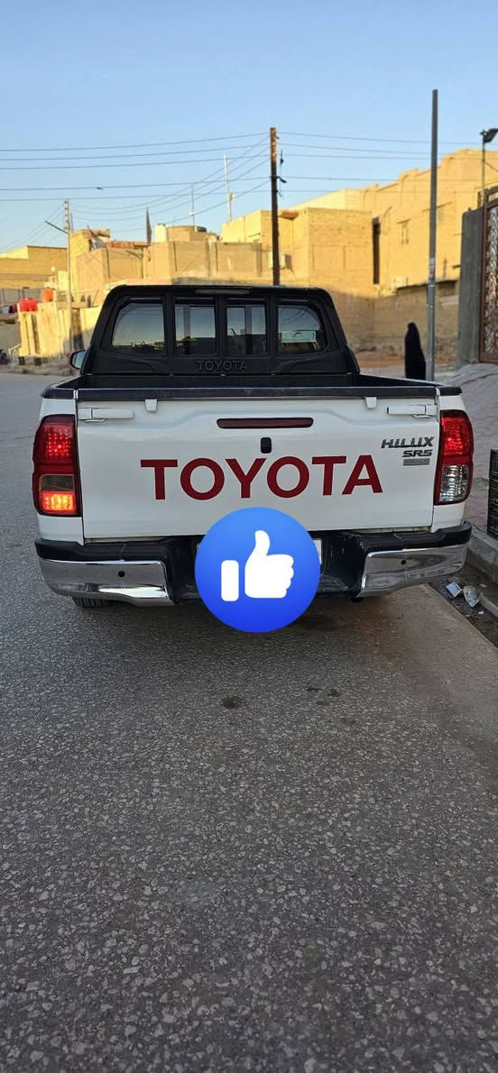 سلام عليكم 
للبيع هايلوكس 2021 كويتي فول مواصفات عدا البصمه مكفوله كفاله عامه ما عده رصعات بسيطه رقم سليمانيه تريد تحويل او وكاله تخم تاير جديد حداديه جديده سعر 255 وبيها مجال بسيط للشراي *********** وتساب هم موجود
