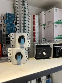 توفرت جميع مستلزمات الطاقه الشمسيه بأسعار مناسبه جداً وضمان☀️✅  جوزات✅...