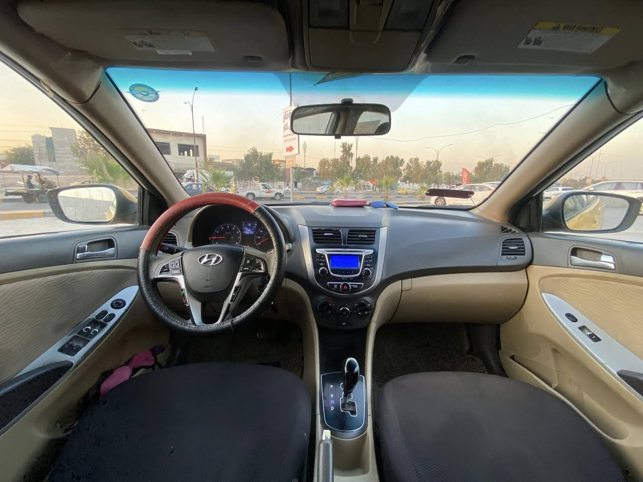 اكسنت 2012 امريكي
كابون بانزين موجود 
سنوية 2025 
تحكمات ستيرن  
نظام ايكو 
مانع انزلاق  
تايرات نص عمر 
مكينة gdi بس شرط ما تدك 
السيارة نظيفة ناقصها نواعم بس  
السعر 80 
*********** 
***********
