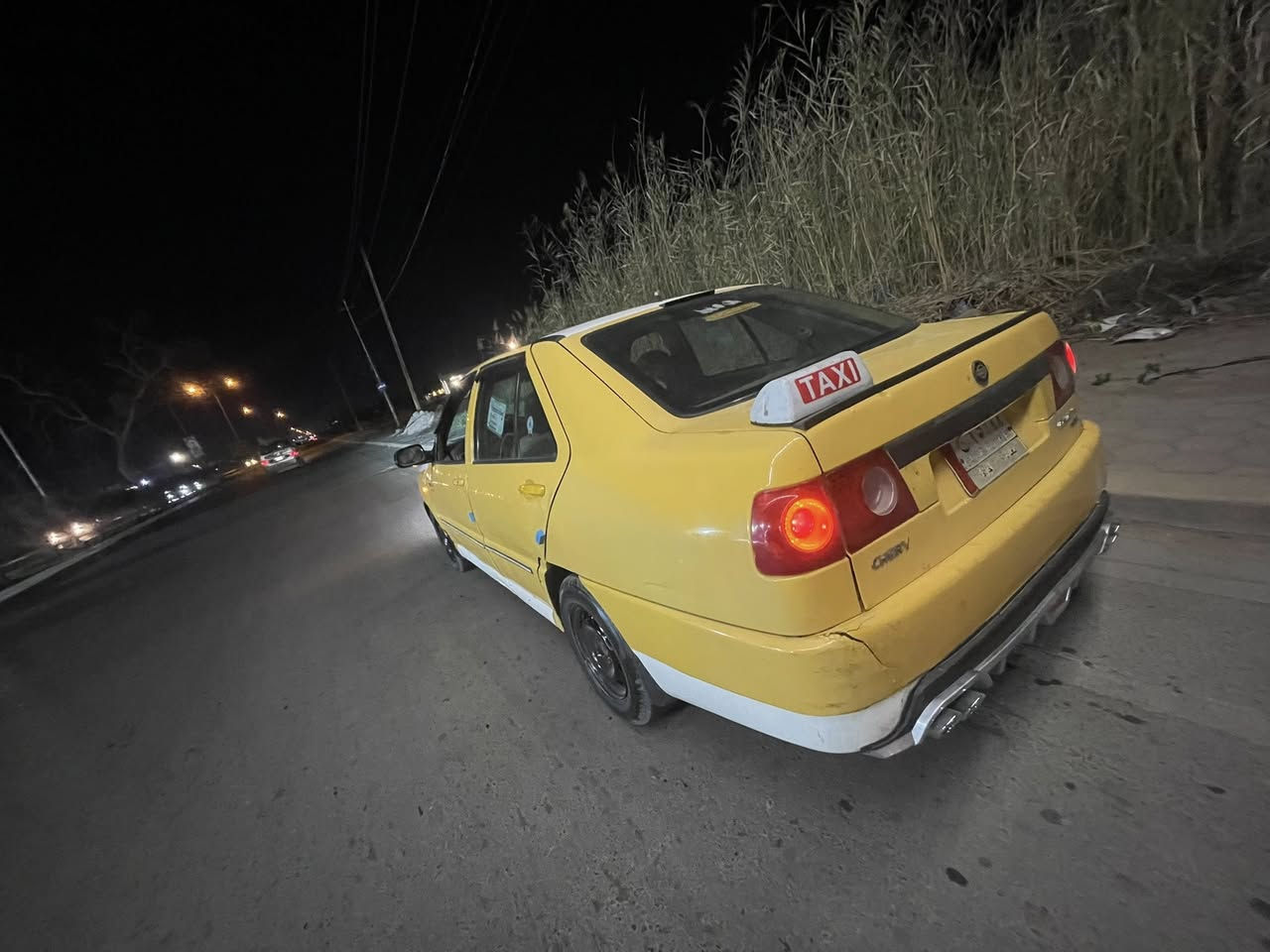 سلام عليكم شيري كوين موديل 2010راعيها شايل من مكانه وجهازه مغلق ابيع اتكفل سرقه وعشائر كير مكينه مكفولات مكينه محور بساتم سيفيه ماتعوج ولف سنويه لغايه29يله تصقط مصفره السياره مستمسكات راعيها موجوده ورقمه موجود بس مغلق صدر امامي خلفي حديد دوشمه جديده كهربايات كله شغاله لايت زنون شادلها تخم تاير جديد سبير جديد مسجل ٤ سماعات شغاله رايده ب١٢ وبيها مجال حك الجيه مكاني بغداد سلمان باك ***********
