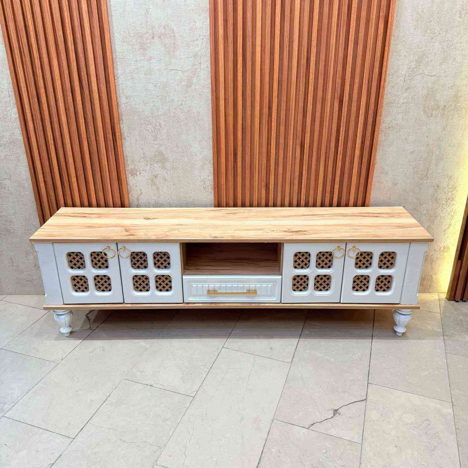 ميز بلازما 160 سم 
عمق 36 سم 
ارتفاع 50 سم 

السعر 110 الف خناقين, ديالى


**إذا كنت صاحب هذا الإعلان وتريد حذفه لأي سبب، رجاءا أرسل رسالة إلى الدعم الفني**