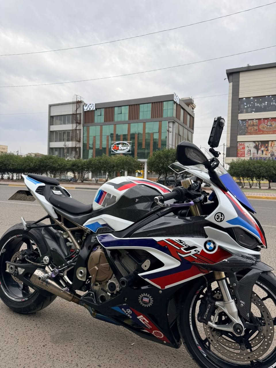 BMW s1000RR 
2022
دراجة رقم وسنوية رقم الجديد
دراجةماشية 11500 
عليها هدرز تيتانيوم كامل arow
دوسات m يدات m
مسويلها سيرفس كامل  ما بيها ايا نقص دك سويج وتطلع
سويجات 2 بيها 
مكان دراجة بصره 
***********
